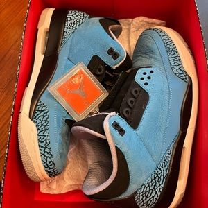 Air Jordan 3 Retro Bg Gs Powder Blue Dark Grey White Black Wolf Powder.  SIZE 9